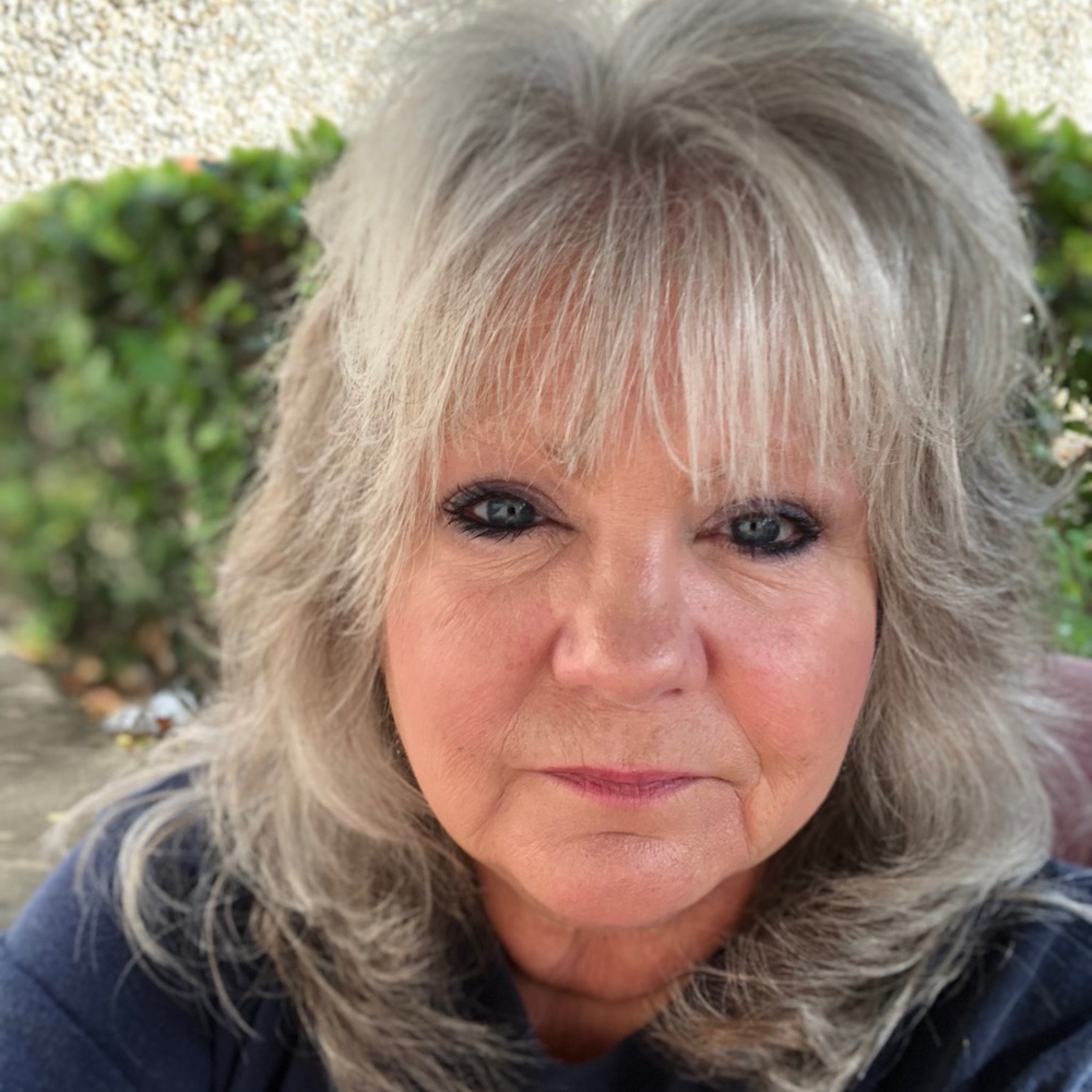Meet your Posher, Connie